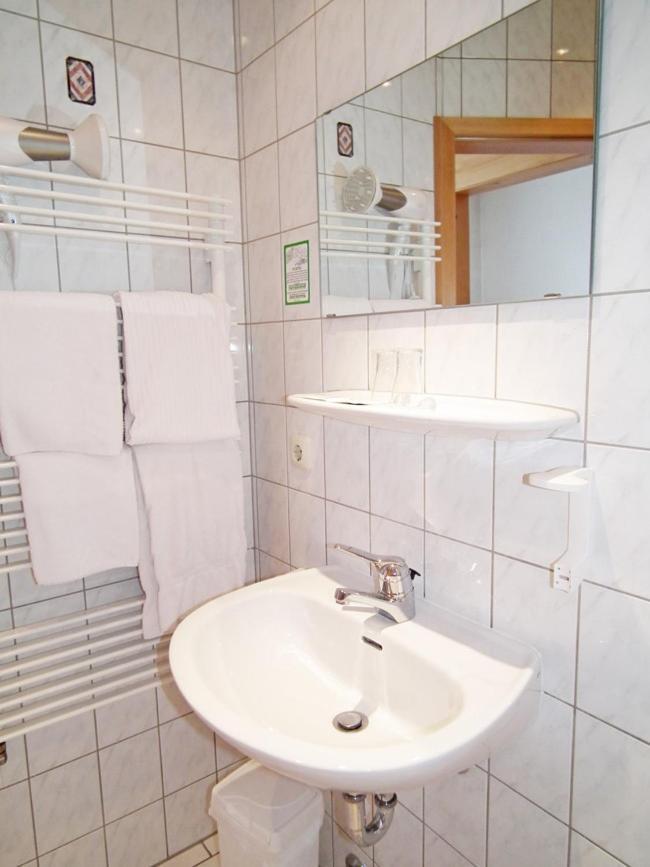 Gasthaus & Hotel Zur Linde Friedrichroda Kültér fotó