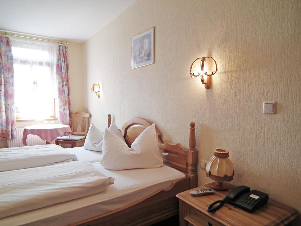 Gasthaus & Hotel Zur Linde Friedrichroda Kültér fotó